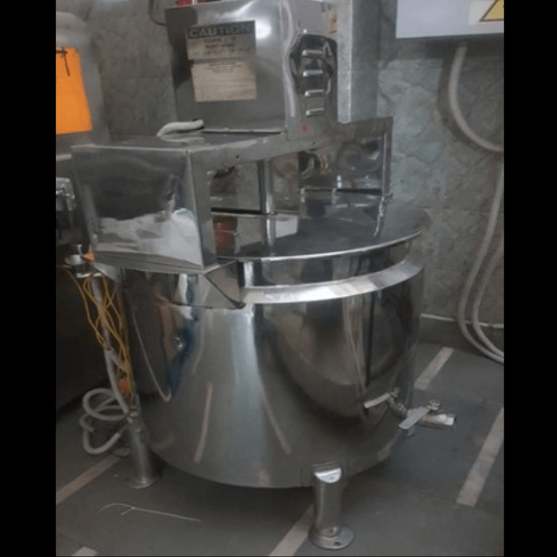 S.S. Jacketed Mixing Tank with Agitator GMP